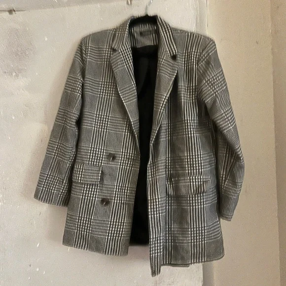 BOOHOO BLAZER✨ - Picture 2 of 2